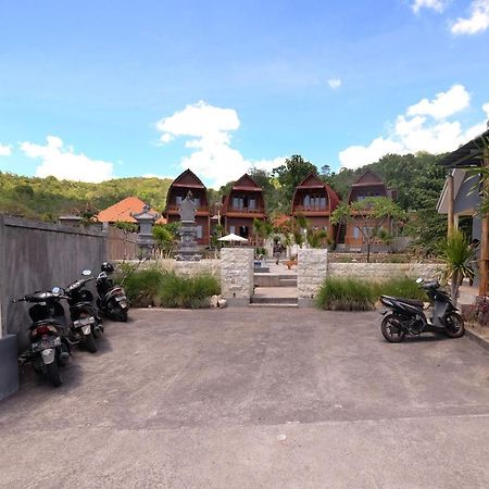 Adara Beach Huts Batununggul ภายนอก รูปภาพ